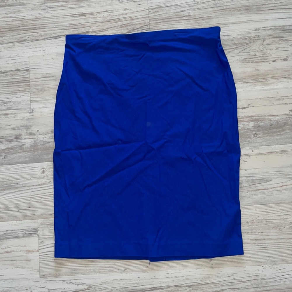 89th & Madison royal blue skirt with split in the back, size large